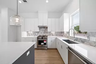 3509 Eaton Ests Ln, Houston, TX 77055 - Photo 8