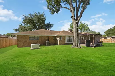 801 Friars Lane, Baytown, TX 77521 - Photo 26