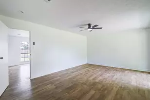 402 Tresvant Dr, Webster, TX 77598 - Photo 14