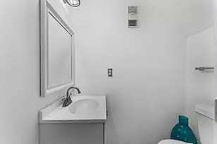 7402 Alabonson Rd, Houston, TX 77088 - Photo 10