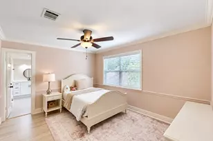 1022 Crossroads Dr, Houston, TX 77079 - Photo 24