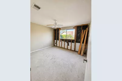 8818 Oakleaf Forest Drive, Houston, TX 77088 - Photo 14