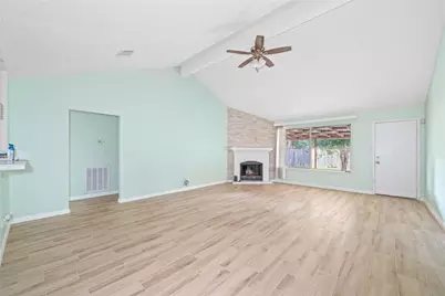 10950 Linden Gate Drive, Houston, TX 77075 - Photo 8