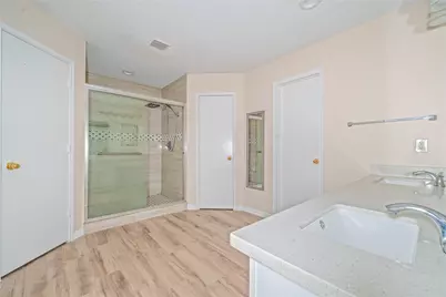 10950 Linden Gate Drive, Houston, TX 77075 - Photo 12