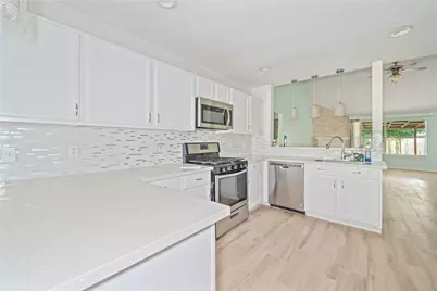 10950 Linden Gate Drive, Houston, TX 77075 - Photo 6