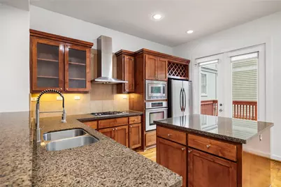 512 Jackson Hill Street, Houston, TX 77007 - Photo 2