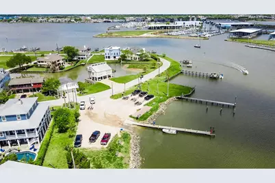 822 Cedar Road, Clear Lake Shores, TX 77565 - Photo 12