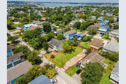 822 Cedar Road, Clear Lake Shores, TX 77565 - Photo 2