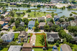 822 Cedar Rd, Clear Lake Shores, TX 77565 - Photo 1
