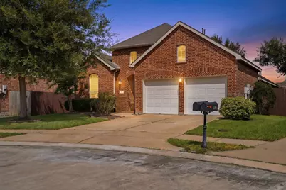 601 Chesterfield Lane, League City, TX 77573 - Photo 2