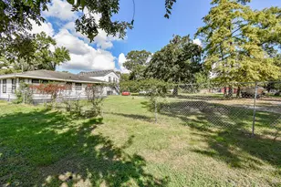 2413 E Crosstimbers St, Houston, TX 77093 - Photo 10