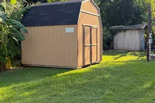 210 E Homan St, Baytown, TX 77520 - Photo 18