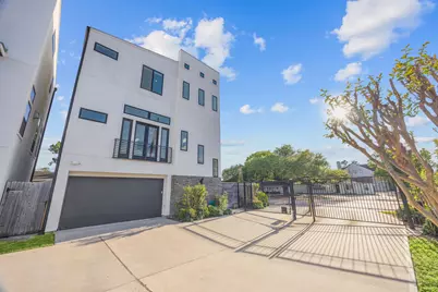 7327 Shadyvilla Pointe Drive, Houston, TX 77055 - Photo 4