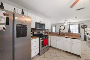 10214 Buena Park Dr, Houston, TX 77089 - Photo 10