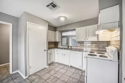 7265 Chasewood Drive, Houston, TX 77489 - Photo 8