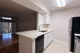 4643 Wild Indigo St, Houston, TX 77027 - Photo 4