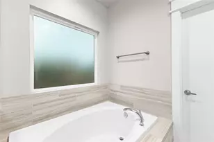 2511 Des Chaumes St, Houston, TX 77026 - Photo 16