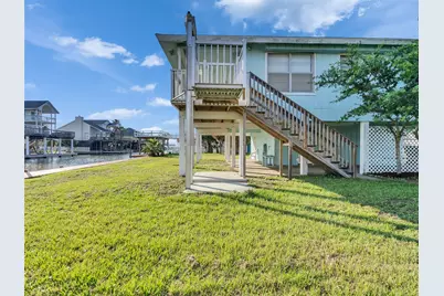 3813 Tradewinds Drive, Galveston, TX 77554 - Photo 18
