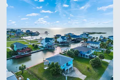3813 Tradewinds Drive, Galveston, TX 77554 - Photo 2