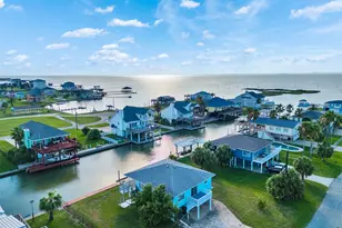3813 Tradewinds Dr, Galveston, TX 77554 - Photo 2