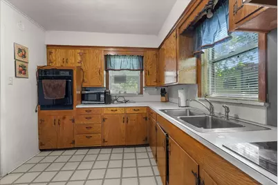 104 Avenue E, Highlands, TX 77562 - Photo 8