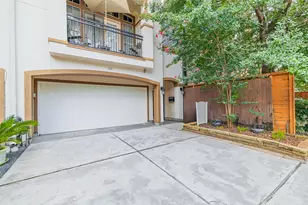 702 Asbury St, Houston, TX 77007 - Photo 2