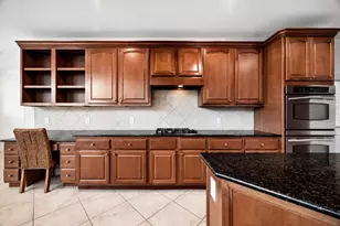 8111 Highland Green Dr, Sugar Land, TX 77479 - Photo 14