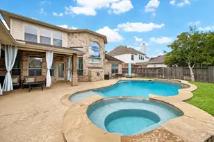 8111 Highland Green Dr, Sugar Land, TX 77479 - Photo 30
