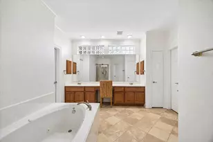 8111 Highland Green Dr, Sugar Land, TX 77479 - Photo 20