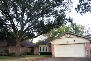 718 Silverpines Rd, Houston, TX 77062 - Photo 4