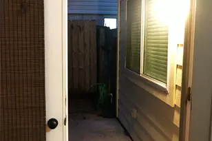 718 Silverpines Rd, Houston, TX 77062 - Photo 46