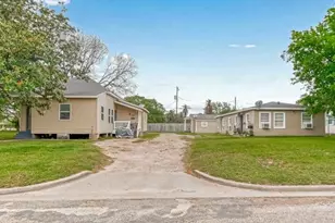 824 2nd Ave N, Texas City, TX 77590 - Photo 4