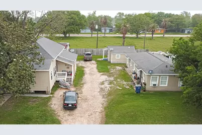 824 2nd Avenue N, Texas City, TX 77590 - Photo 1