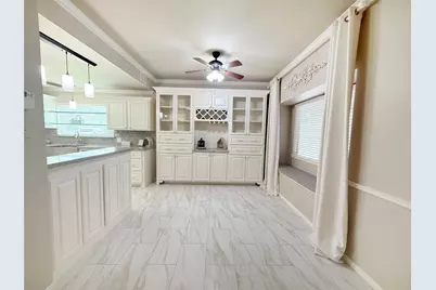 205 Peppermint Drive, Lake Jackson, TX 77566 - Photo 8