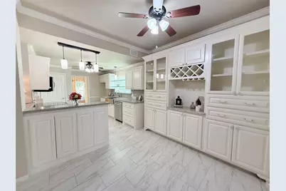 205 Peppermint Drive, Lake Jackson, TX 77566 - Photo 6