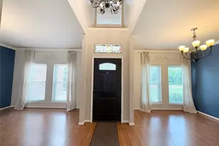 205 Peppermint Dr, Lake Jackson, TX 77566 - Photo 2