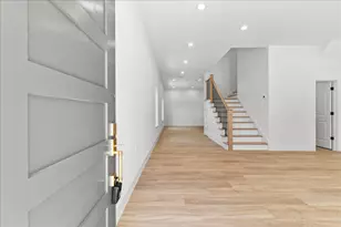 8321 Observatory St, Houston, TX 77088 - Photo 2
