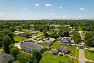 8321 Observatory St, Houston, TX 77088 - Photo 38
