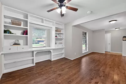 16019 Mill Point Drive, Houston, TX 77059 - Photo 8