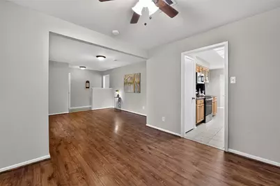 16019 Mill Point Drive, Houston, TX 77059 - Photo 10