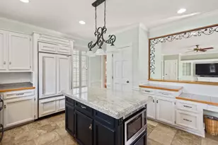 2015 Pecan Ln, Lake Jackson, TX 77566 - Photo 16
