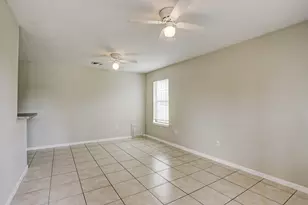 330 6th St, Hempstead, TX 77445 - Photo 2