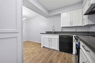 7714 Renwick Dr, Houston, TX 77081 - Photo 16