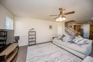 4609 Buescher Ct, Pearland, TX 77584 - Photo 4