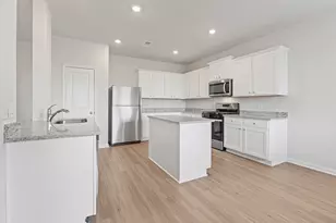8819 New Jade Dr, Iowa Colony, TX 77583 - Photo 10