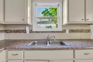 131 E 31st 1/2 St, Houston, TX 77018 - Photo 2