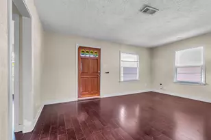 131 E 31st 1/2 St, Houston, TX 77018 - Photo 6