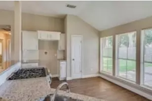 15827 Roxton Ridge Dr, Houston, TX 77598 - Photo 4
