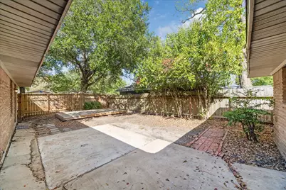 5422 Spellman Road, Houston, TX 77096 - Photo 10