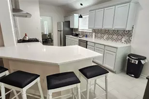 17238 Maple Hollow Dr, Sugar Land, TX 77498 - Photo 10